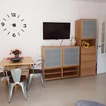 Lovely, Quiet Downtown-beach W Balcony Apartment *