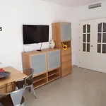 Apartment Lovely, Quiet Downtown-beach W Balcony Fuengirola
