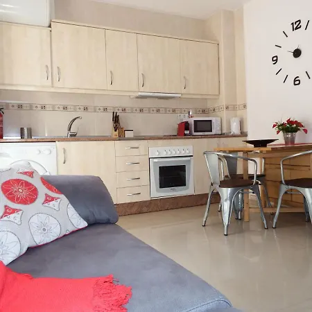 Lovely, Quiet Downtown-beach W Balcony Appartement *