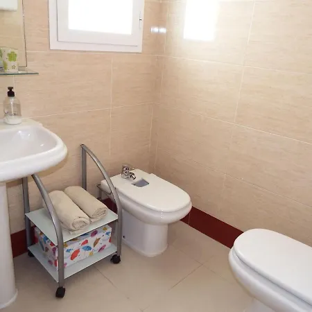 Lovely, Quiet Downtown-beach W Balcony