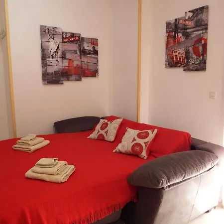 Lovely, Quiet Downtown-beach W Balcony