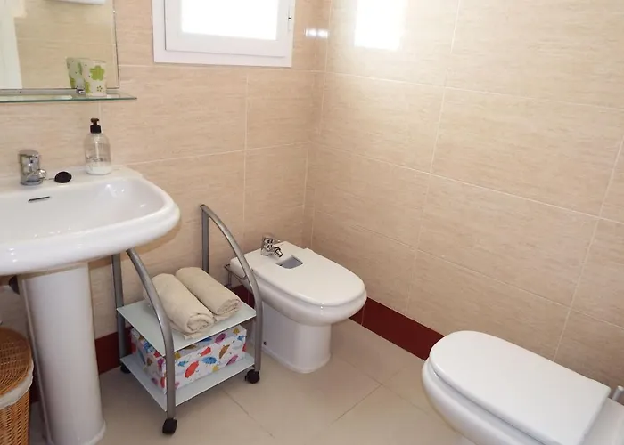 Lovely, Quiet Downtown-beach W Balcony